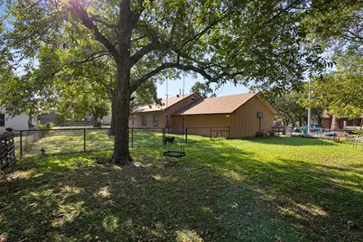 301 W Nelson Street, Bowie, TX 76230 - Photo 21