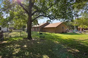 301 W Nelson St, Bowie, TX 76230 - Photo 21