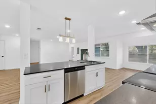 400 Casa Bello Ct, Irving, TX 75062 - Photo 7