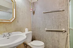 12502 Burninglog Ln, Dallas, TX 75243 - Photo 15