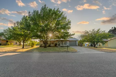 510 S Williams Street, Hamilton, TX 76531 - Photo 1