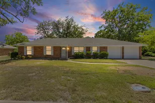 148 Royal Ln, Commerce, TX 75428 - Photo 1