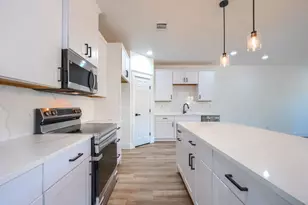 3323 Howard St, Fort Worth, TX 76119 - Photo 7