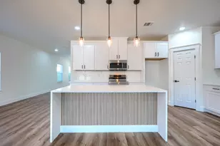 3323 Howard St, Fort Worth, TX 76119 - Photo 9