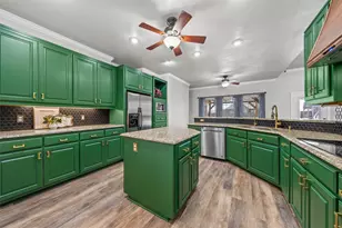 206 S Butler St, Frost, TX 76641 - Photo 9