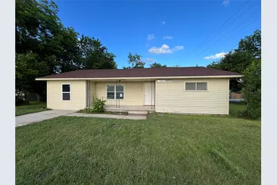 122 S 10th Street, Sanger, TX 76266 - Photo 1