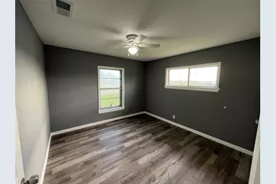 122 S 10th Street, Sanger, TX 76266 - Photo 7