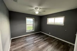 122 S 10th St, Sanger, TX 76266 - Photo 7