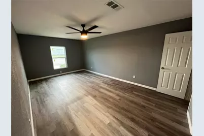 122 S 10th Street, Sanger, TX 76266 - Photo 3