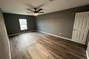 122 S 10th St, Sanger, TX 76266 - Photo 3
