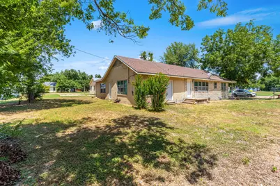 115 N College, Rosebud, TX 76570 - Photo 27