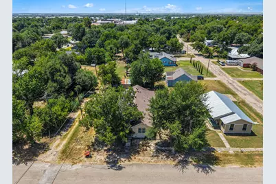 115 N College, Rosebud, TX 76570 - Photo 31