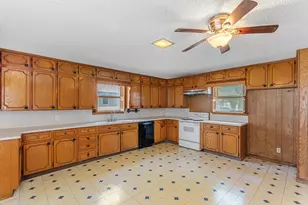 115 N College, Rosebud, TX 76570 - Photo 13