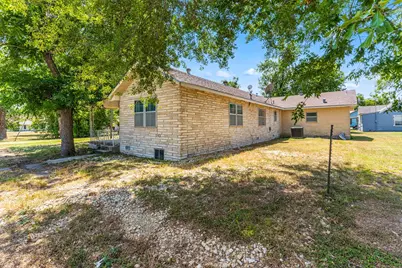 115 N College, Rosebud, TX 76570 - Photo 29