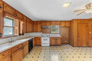 115 N College, Rosebud, TX 76570 - Photo 15