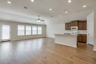 209 Balcones Dr, Fort Worth, TX 76108 - Photo 3