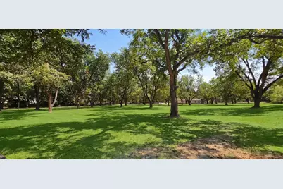 1210 E Texas Street, Denison, TX 75021 - Photo 3