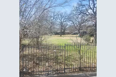 725 N Walton Walker Boulevard, Irving, TX 75061 - Photo 9