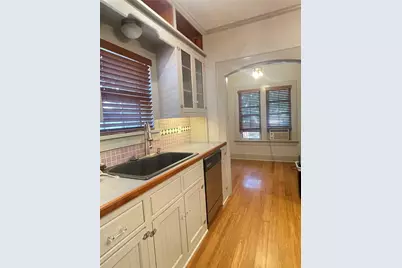 3915 Meadowbrook Drive, Fort Worth, TX 76103 - Photo 11