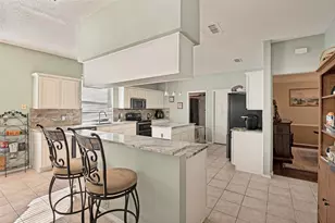 2320 Kingsley Dr, Grand Prairie, TX 75050 - Photo 5