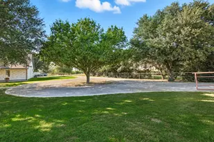 2309 Hillview Dr, Krum, TX 76249 - Photo 3