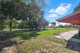 2309 Hillview Dr, Krum, TX 76249 - Photo 33