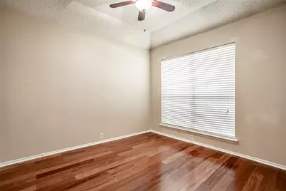 206 Meredith Court, Irving, TX 75063 - Photo 9