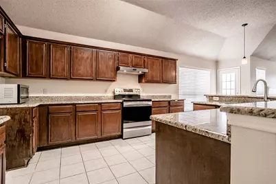 206 Meredith Court, Irving, TX 75063 - Photo 3
