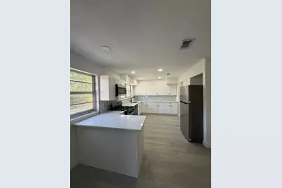 806 S Atkerson Lane, Euless, TX 76040 - Photo 3