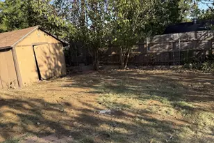 806 S Atkerson Ln, Euless, TX 76040 - Photo 23