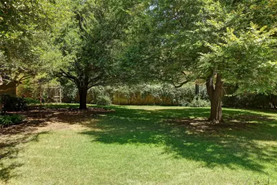 8910 Guernsey Lane, Dallas, TX 75220 - Photo 23