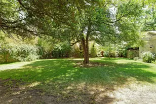 8910 Guernsey Ln, Dallas, TX 75220 - Photo 25