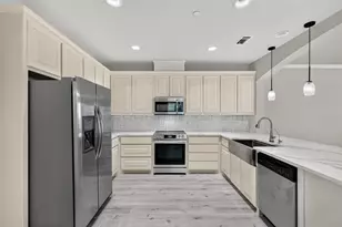 2536 Sarah Ln, Lewisville, TX 75056 - Photo 3