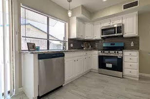 2916 Woodbridge Dr, Bedford, TX 76021 - Photo 7