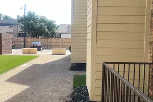 9520 Royal Ln, Dallas, TX 75243 - Photo 7