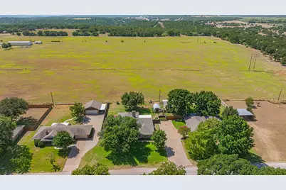 136 Chaparral Drive, Graham, TX 76450 - Photo 35