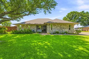 136 Chaparral Dr, Graham, TX 76450 - Photo 1
