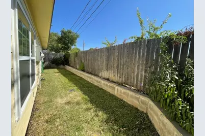 2705 College Avenue, Fort Worth, TX 76110 - Photo 11
