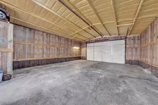 2453 S Valley Ridge Dr, Granbury, TX 76048 - Photo 27