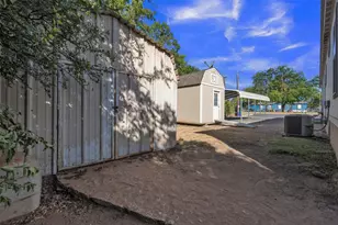 2453 S Valley Ridge Dr, Granbury, TX 76048 - Photo 29