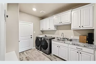 3709 Tremont Lane, Granbury, TX 76049 - Photo 9
