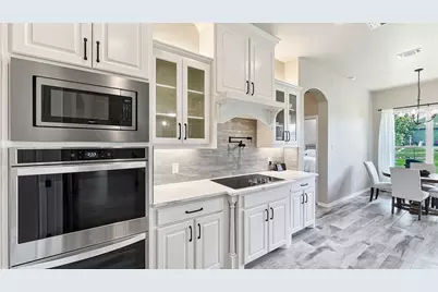 3709 Tremont Lane, Granbury, TX 76049 - Photo 11