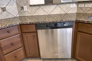 1504 Fox Run Dr, Irving, TX 75063 - Photo 25