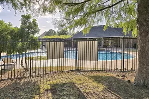 1504 Fox Run Dr, Irving, TX 75063 - Photo 39