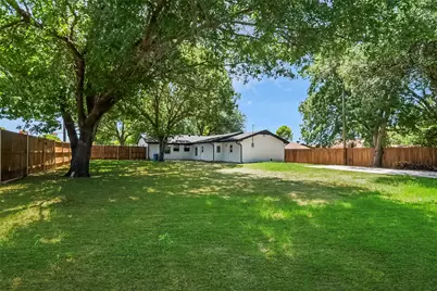 2401 Sybil Drive, Mesquite, TX 75149 - Photo 11
