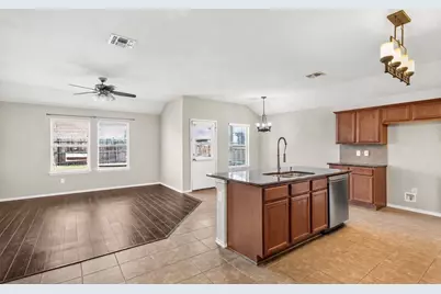 1050 Churchill Drive, Princeton, TX 75407 - Photo 5