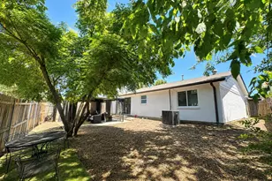4142 Victoria St, Irving, TX 75062 - Photo 23