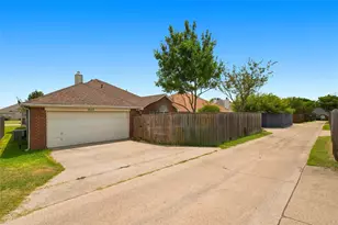 1033 Suffolk Ln, Cedar Hill, TX 75104 - Photo 21