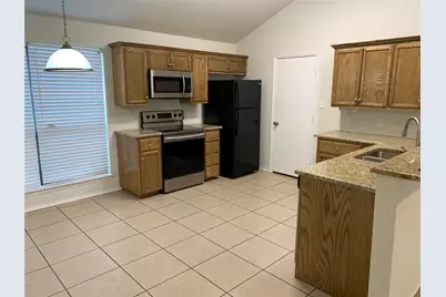 1021 Olivewood Lane, Fort Worth, TX 76140 - Photo 5
