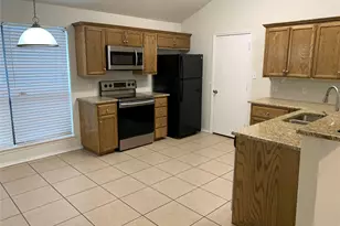 1021 Olivewood Ln, Fort Worth, TX 76140 - Photo 5